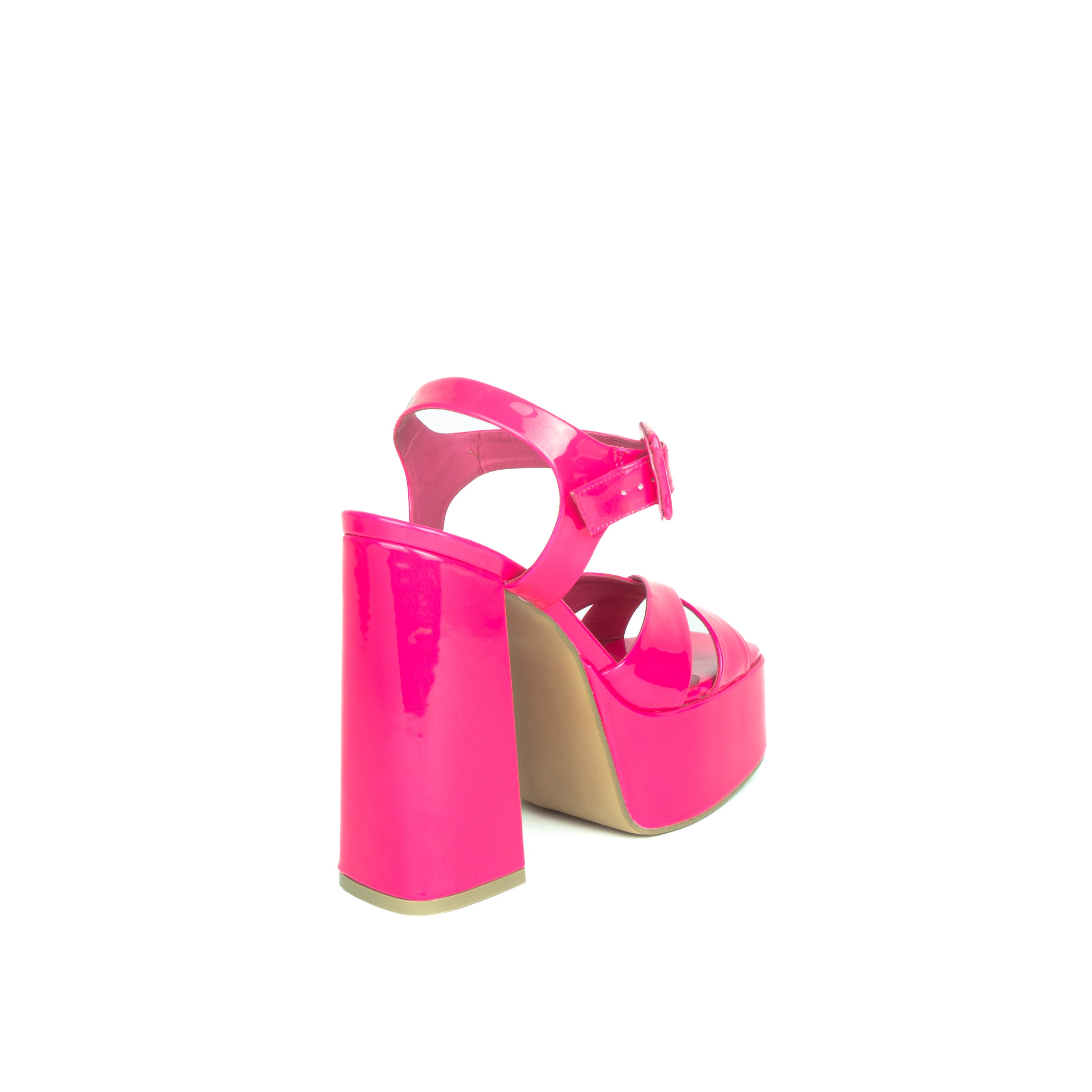 Sandalia VALENTINA charol fiusha