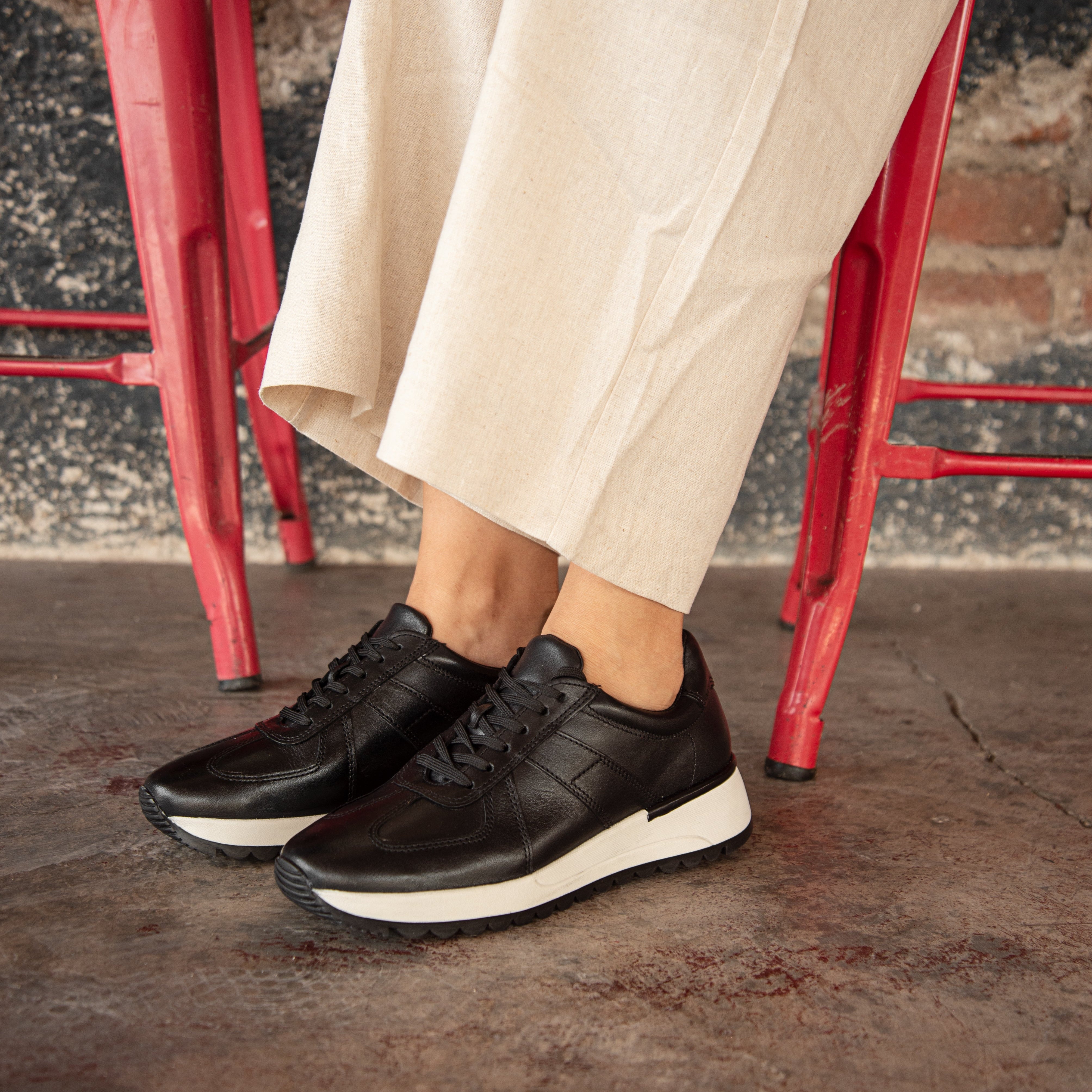 Tenis IVORY piel negro