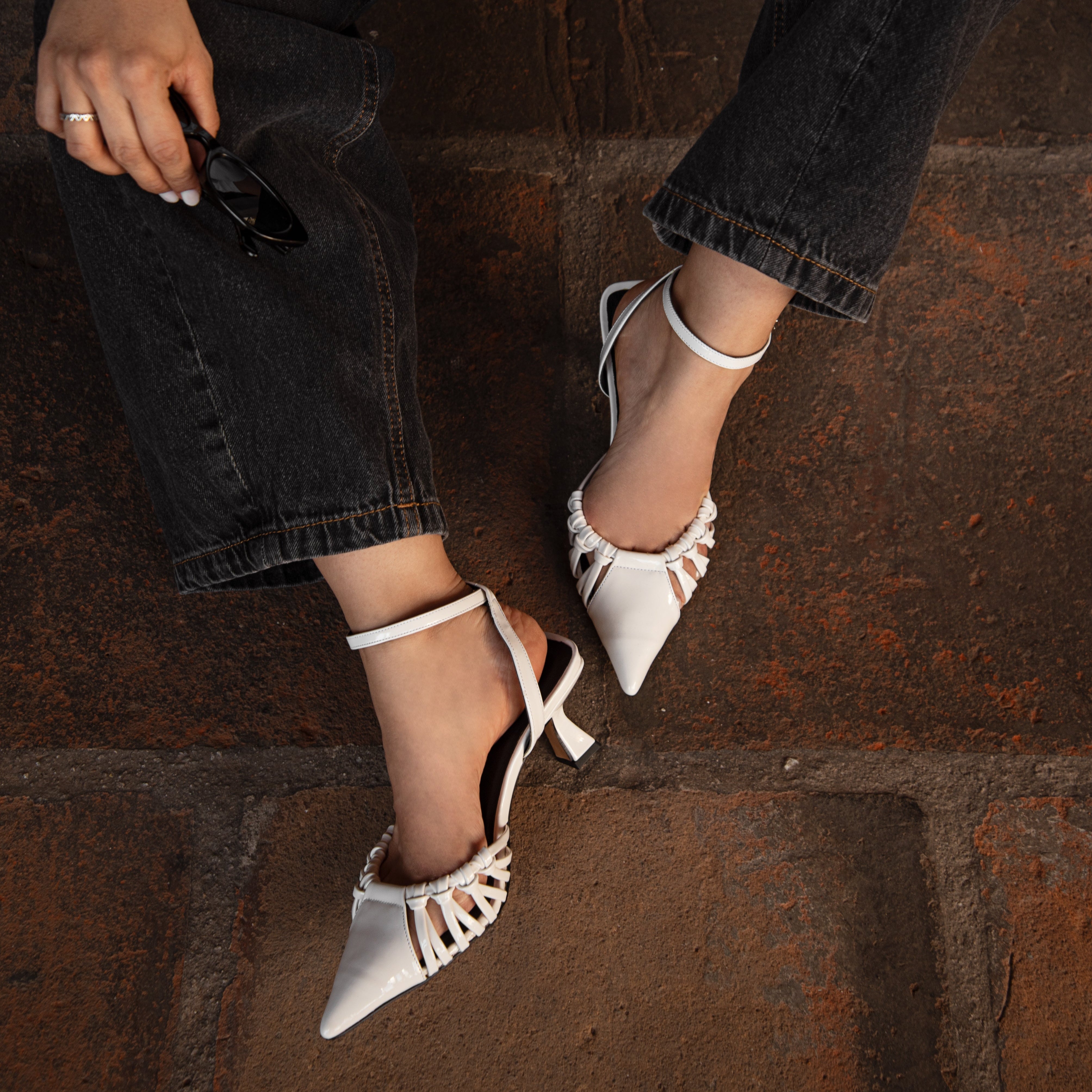 Zapatilla ONYX charol latte