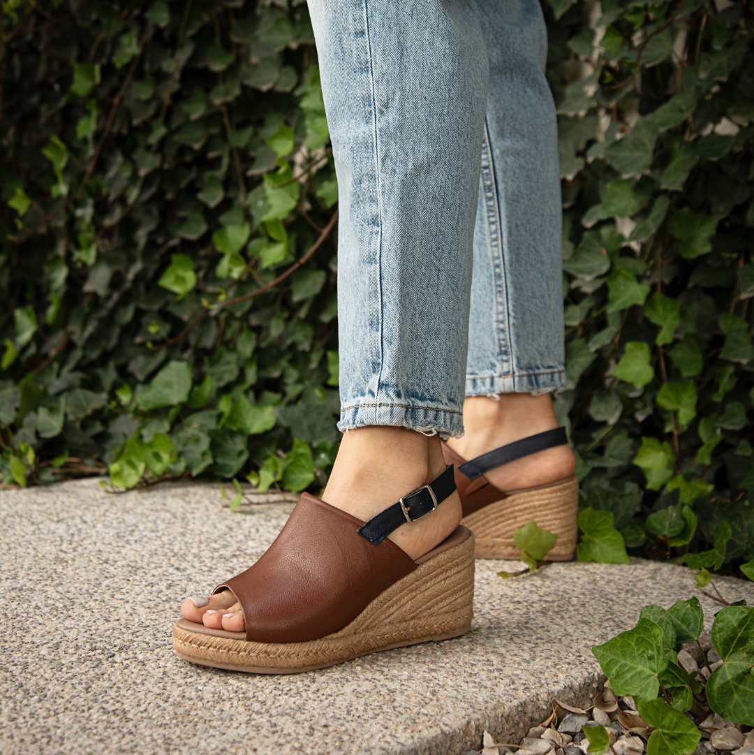 Sandalia GRAND piel tan