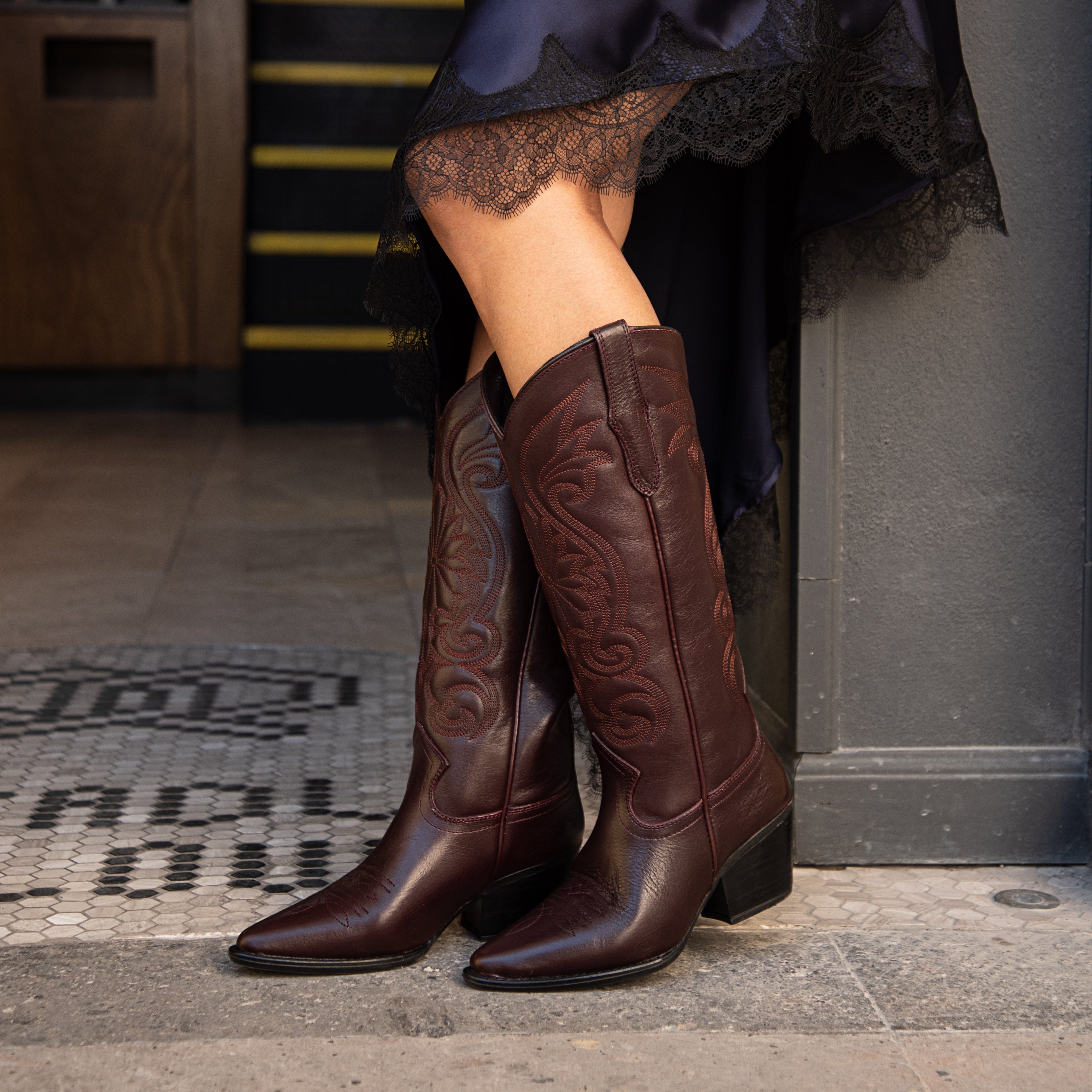 Bota SANDY piel black cherry