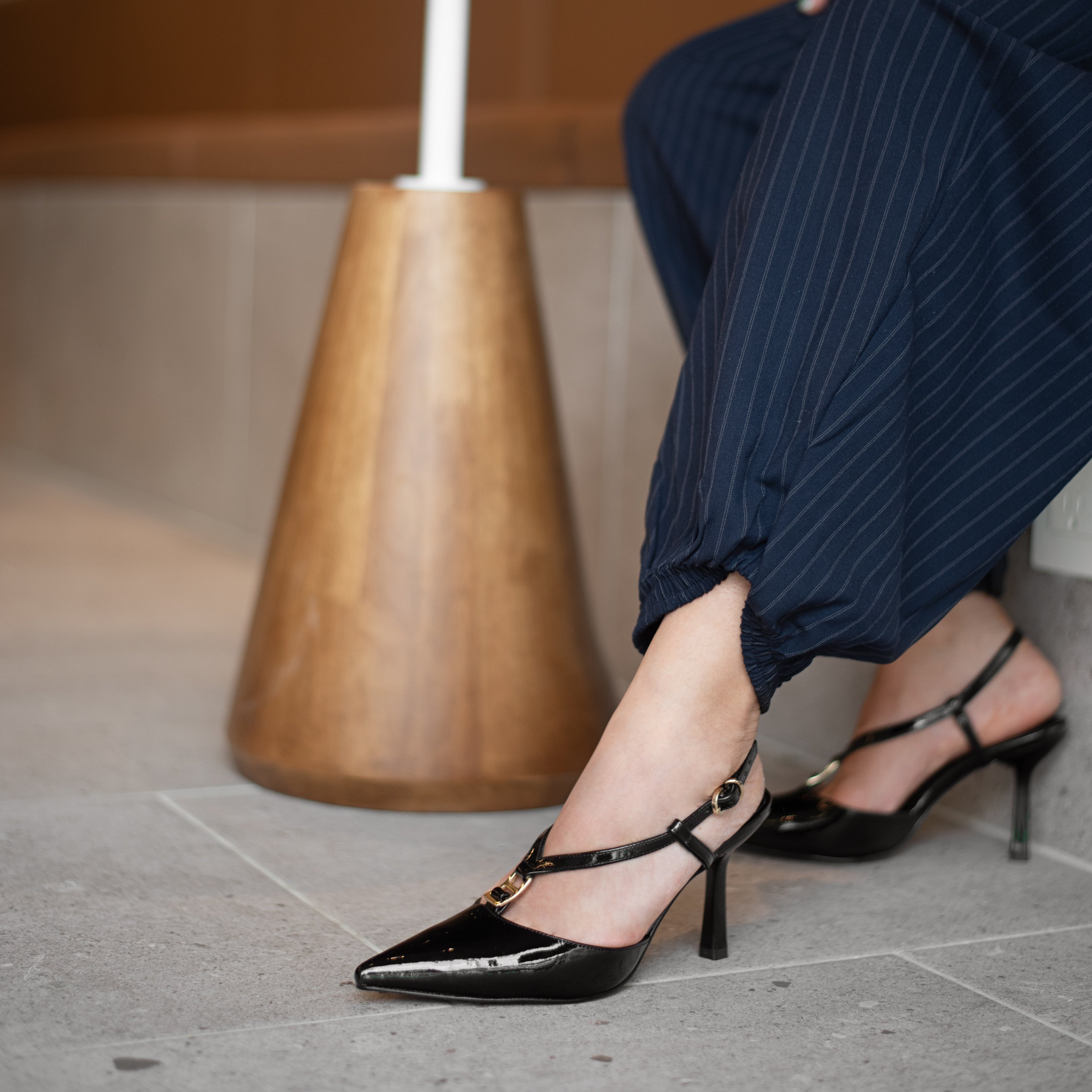 Zapatilla de tacón alto LUCIANA charol negro