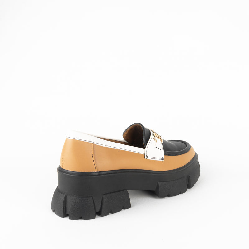 Mocasin GINEBRA negro miel